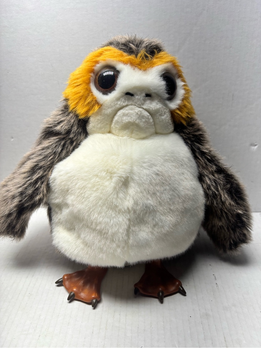 Disney Star Wars
Galaxy's Edge Porg
Plush Moving Talking Puppet Creature 13"